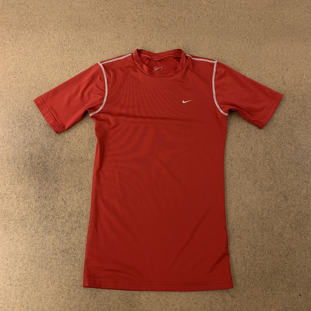 Nike Team Boys Youth Size XL (18-20) Red Short Sleeve Fitted Athletic T-Shirt